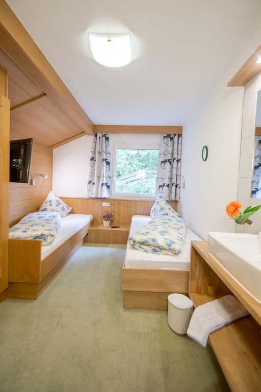 Ferienwohnung Pension Tirol Bichlbach Buitenkant foto